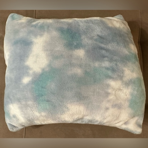 The Big One Printed Plush 2-pack Accent Throw Pillow Set Blue Marble Tie Dye 16” - Picture 8 of 15